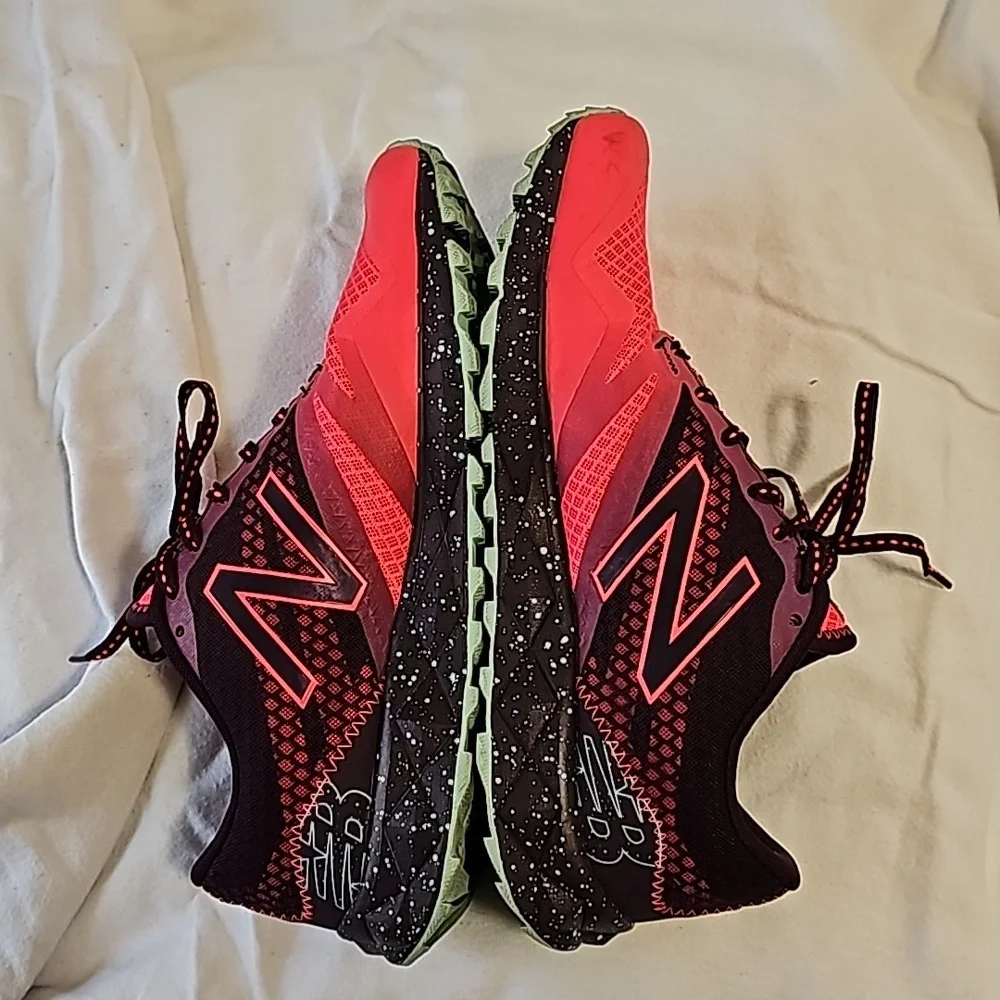 New Balance 690AT Sneakers - Picture 6 of 11
